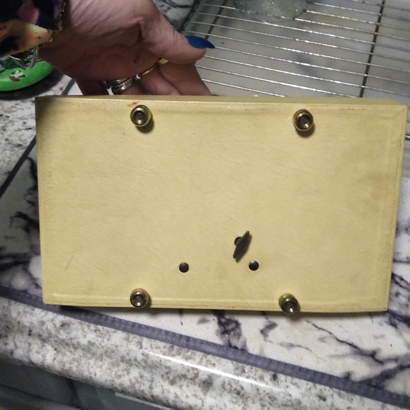 Embroidered then lacquered  very old music box - Picture 4 of 9